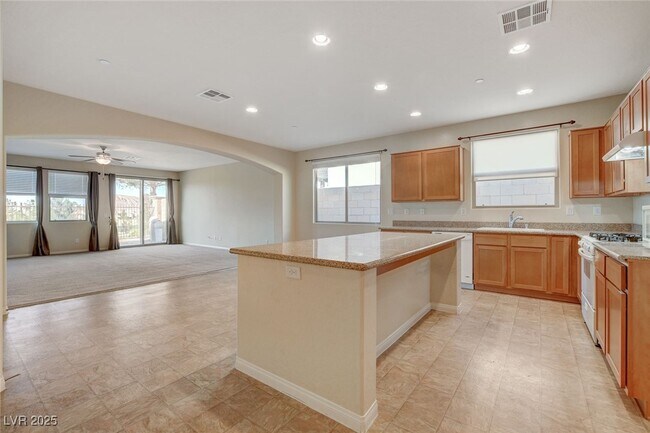 Building Photo - 484 Punto Vallata Dr