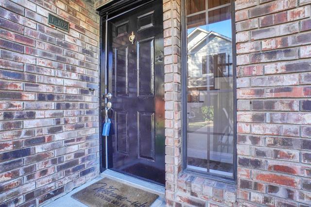 Building Photo - 449 Harris St