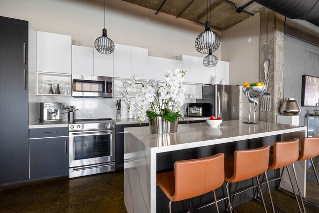 Building Photo - 3940 7th Ave