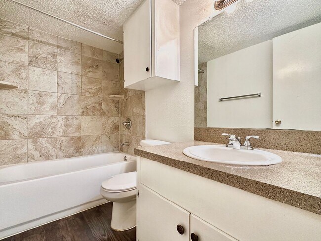 Building Photo - North Campus 1x1 @ The Jocey