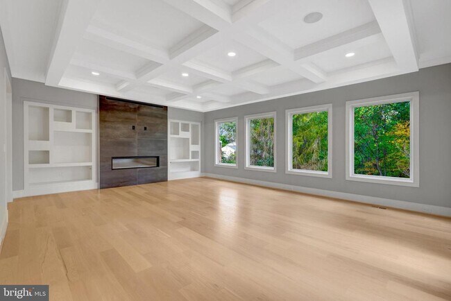 Building Photo - 6226 Kellogg Dr