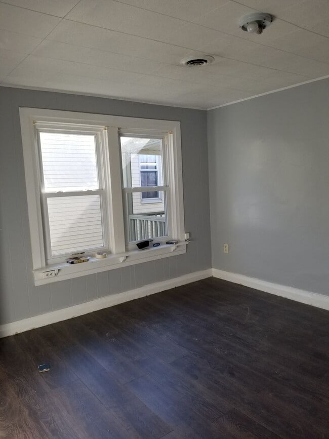 Building Photo - 224 W North St