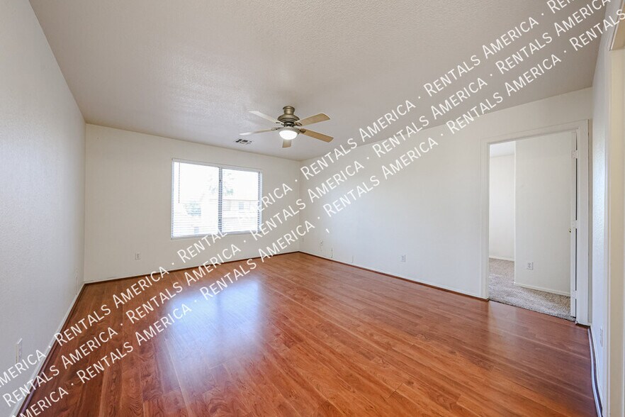 Building Photo - 14300 W Weldon Ave