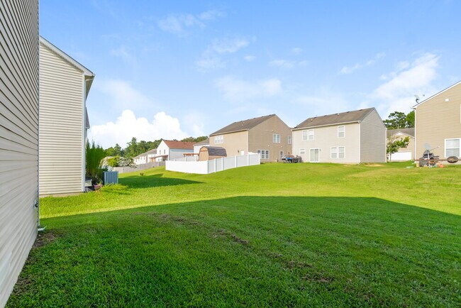 Building Photo - 1733 Larne Cir