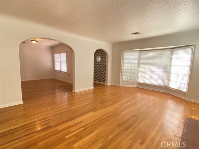 Building Photo - 939 E Colton Ave