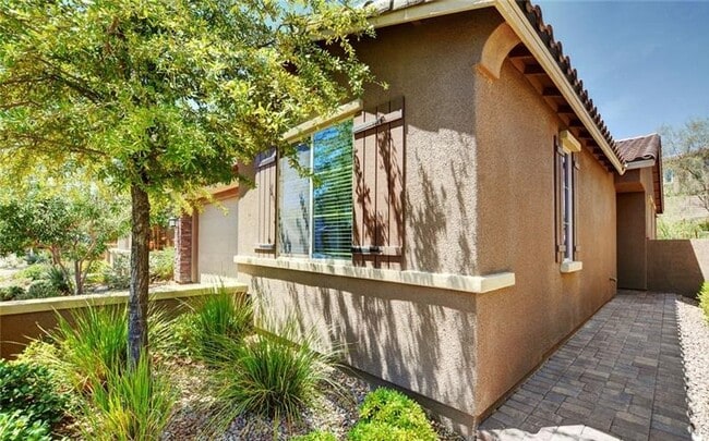 Building Photo - 443 Astillero St