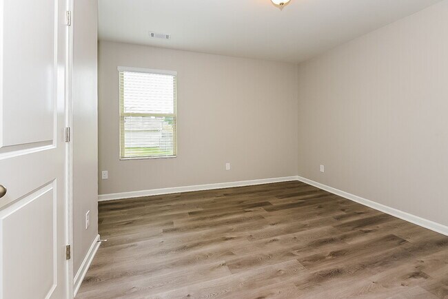 Building Photo - 481 Scotland Dr