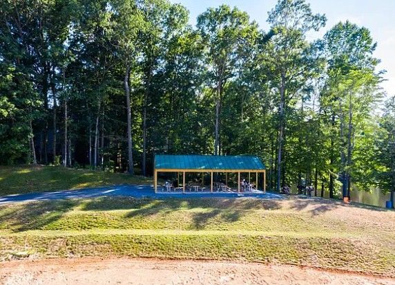 Building Photo - 15569 Golf Club Dr