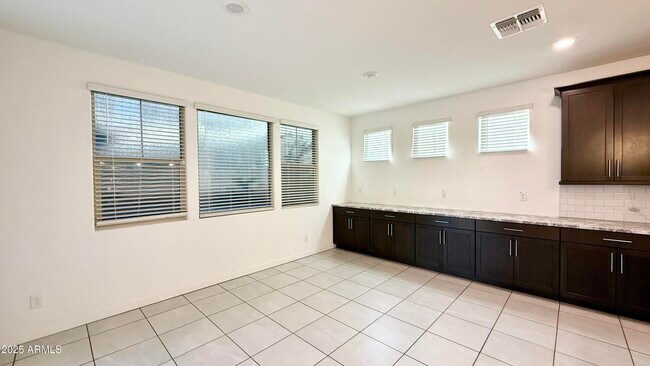 Building Photo - 1151 E Armstrong Wy