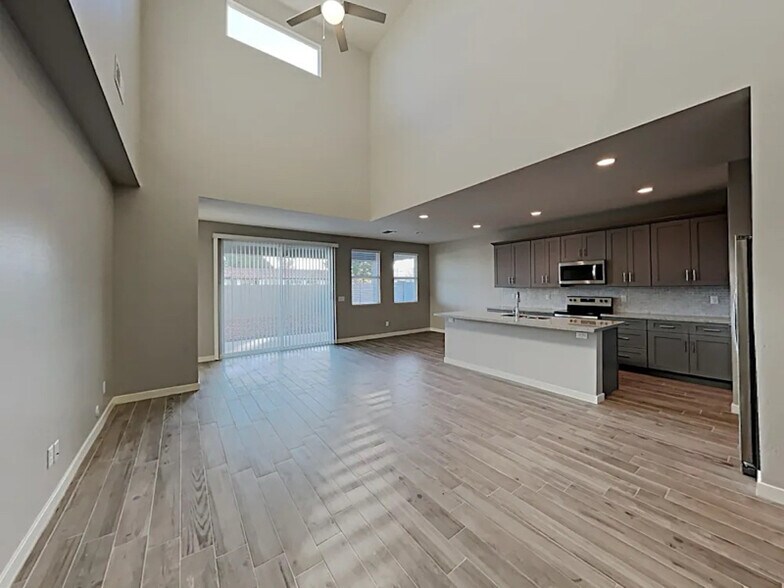 Building Photo - 7323 S 23rd Dr