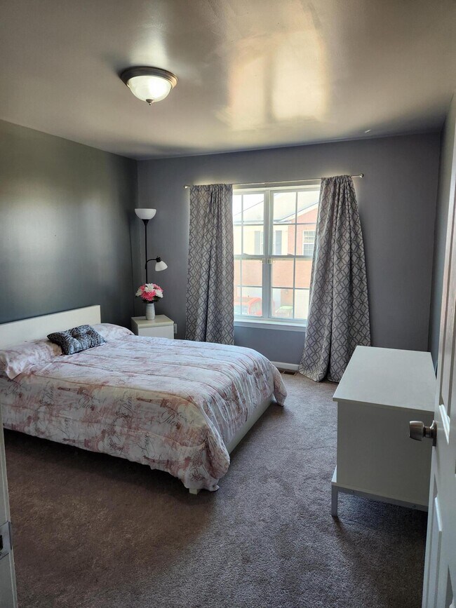 Building Photo - 23668 Northstone Village Dr