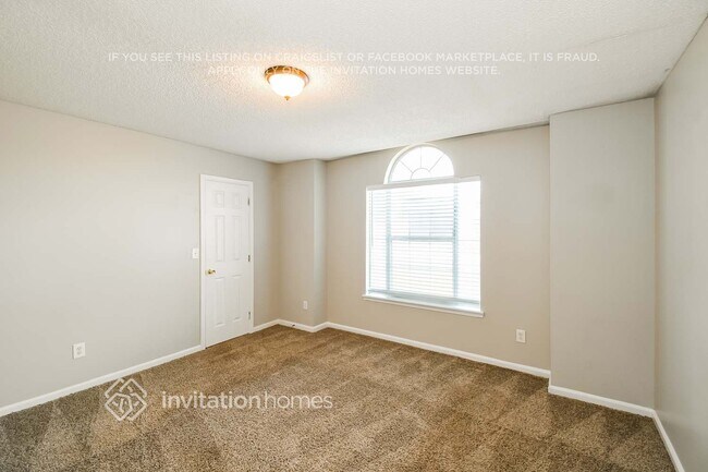 Building Photo - 13250 Companion Cir S