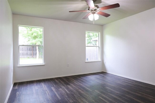 Building Photo - 5216 English Glade Dr