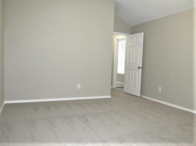 Building Photo - 9150 Sunlit Park Dr