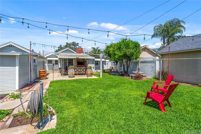 Building Photo - 926 N San Gabriel Ave