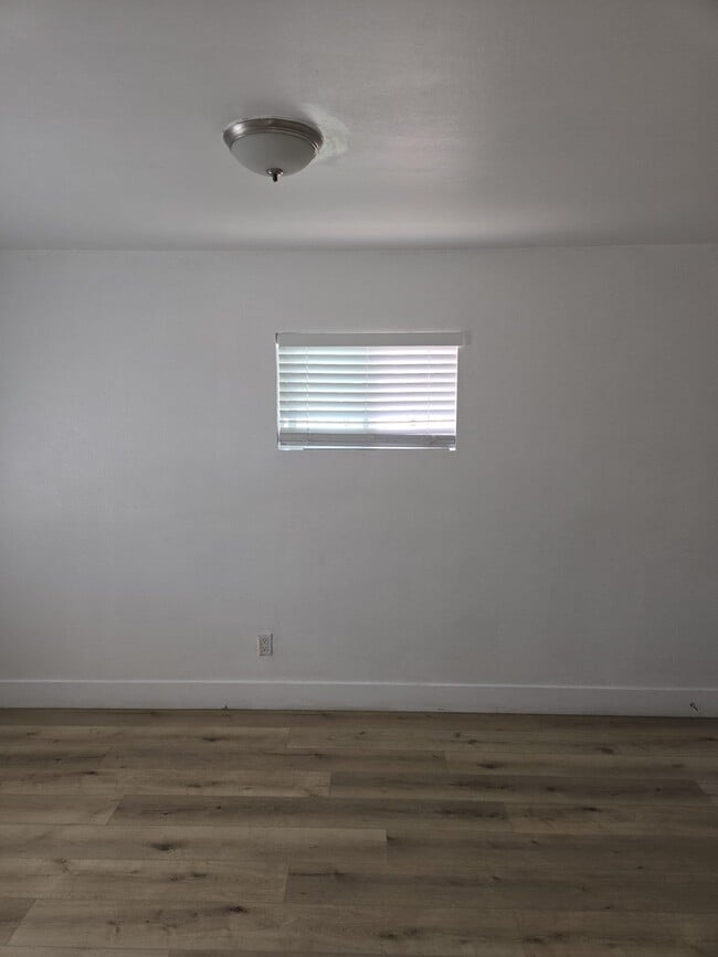 Building Photo - 2847 Clay Ave