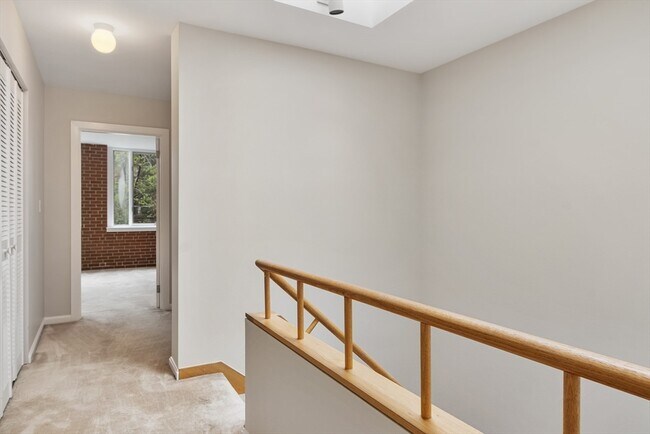 Building Photo - 100 Keyes Rd