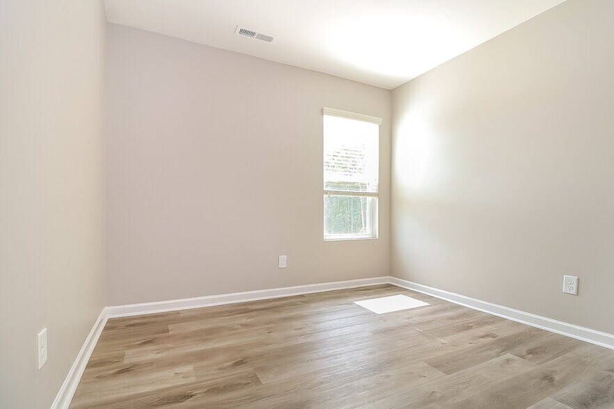 Building Photo - 9 Badger Pass Dr