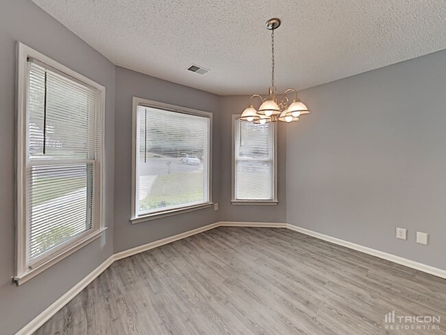 Building Photo - 133 Riverwalk Ct