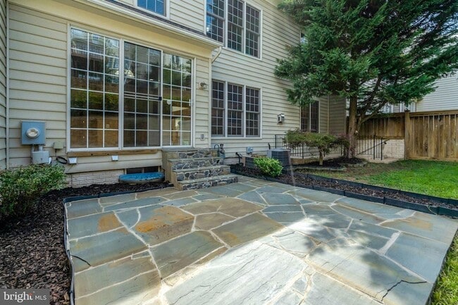 Building Photo - 5257 Winter View Dr