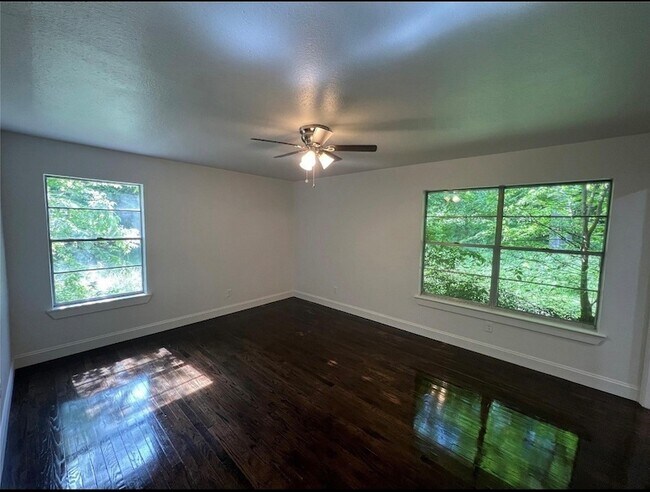 Building Photo - 7012 TX-56