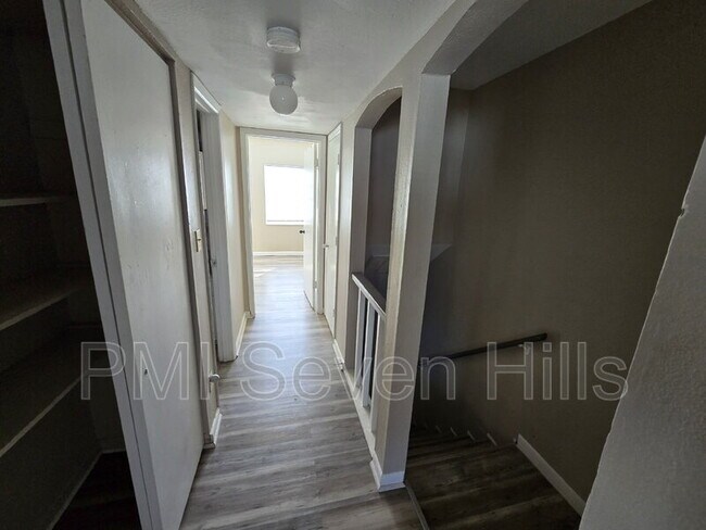 Building Photo - 2325 W Pensacola St