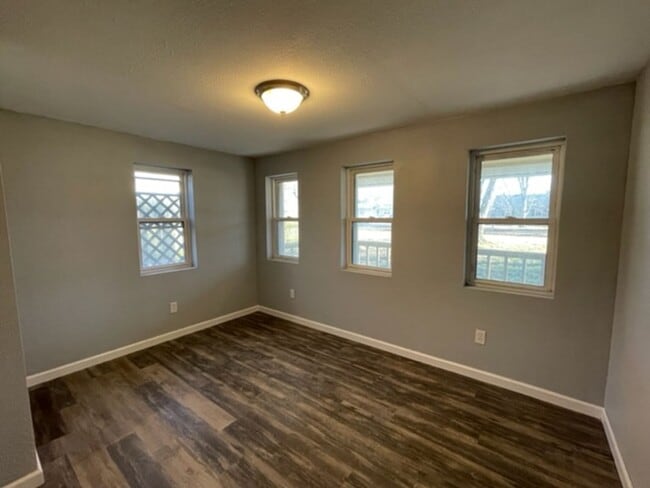 Building Photo - Great Location / Updated Home!