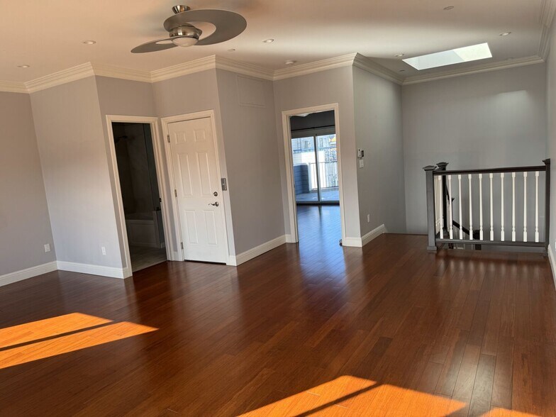 Building Photo - 1334 Anza St