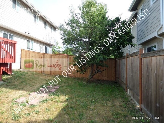 Building Photo - 1512 S Puget Dr