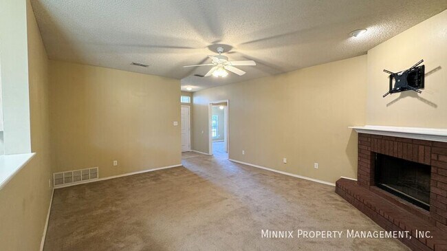 Building Photo - 7514 Paris Ave