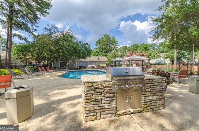 Building Photo - 730 Franklin Dr SE