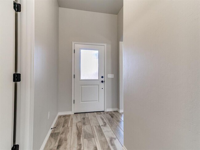 Building Photo - 12200 Rockbed Dr