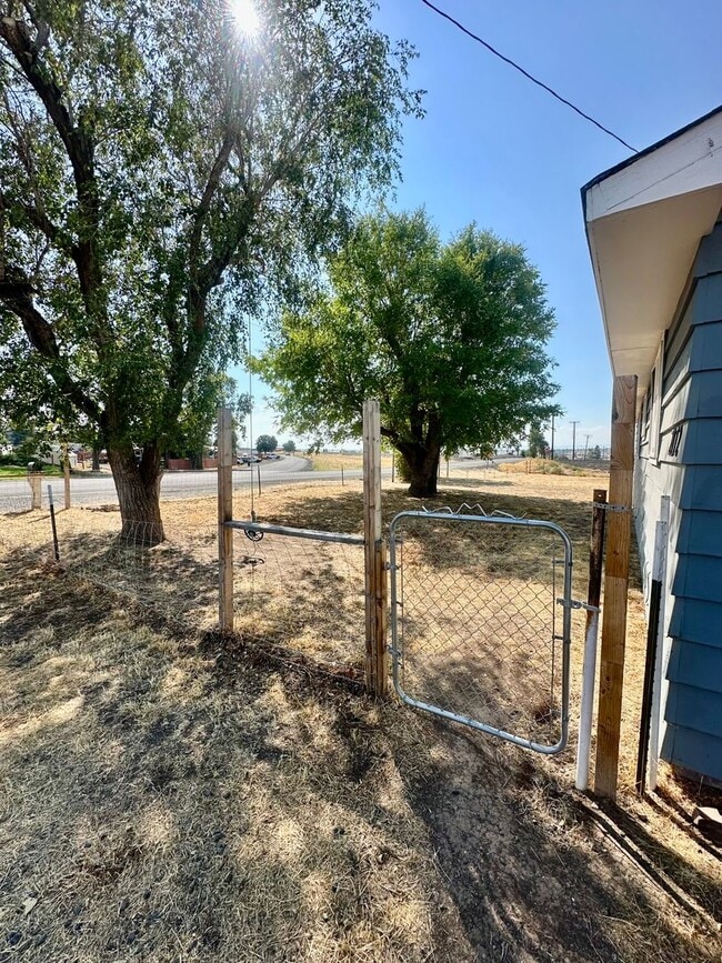 Building Photo - Nice home for rent in Metolius!