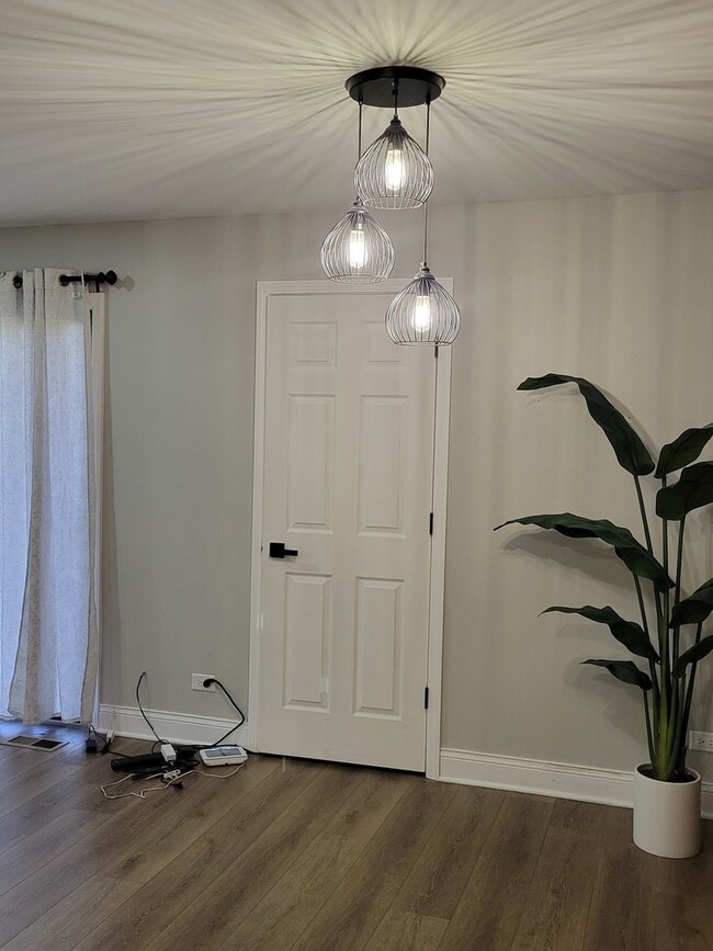 Building Photo - 1100 Holbrook Rd