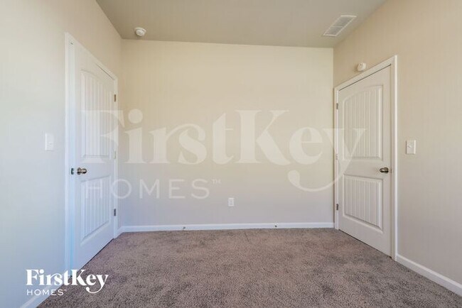 Building Photo - 930 Blind Brook Cir