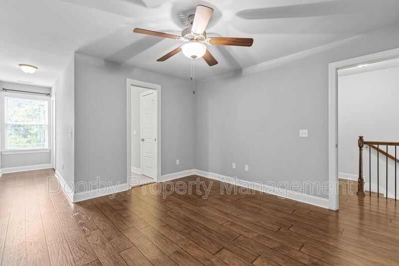 Building Photo - 717 Ladd Ave