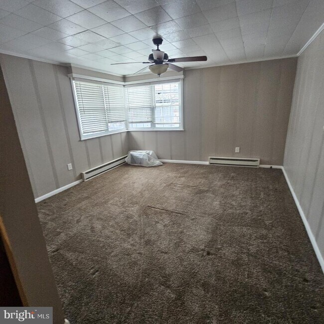 Building Photo - 1232 N Main St