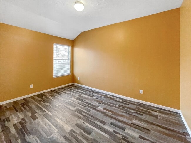 Building Photo - 9303 Daisy Cove Ln