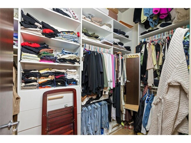 Building Photo - 618 N Washington Ave