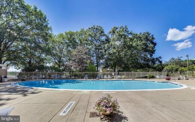 Building Photo - 1435 4th St SW