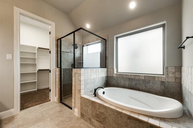 Building Photo - 3200 Windcrest Dr