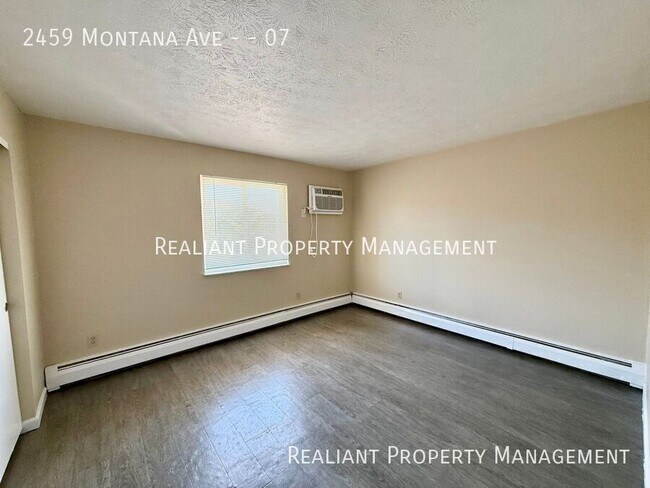 Building Photo - 2459 Montana Ave