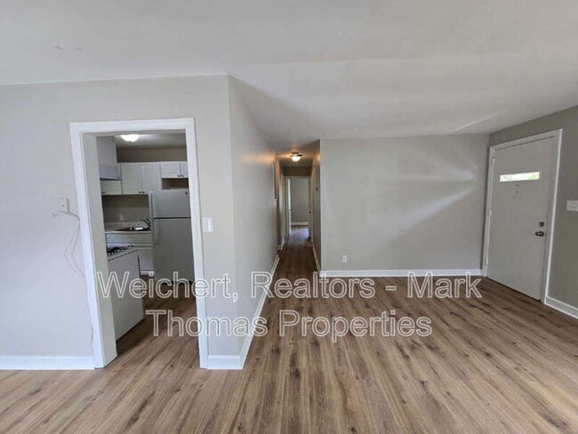 Building Photo - 1116 Delano St