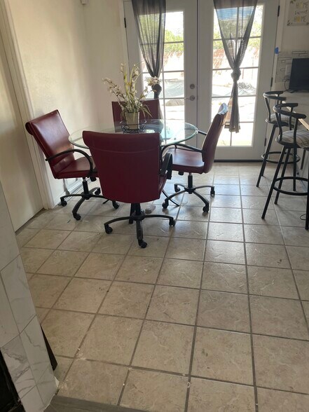 Kitchen - 232 E Mallard Cir