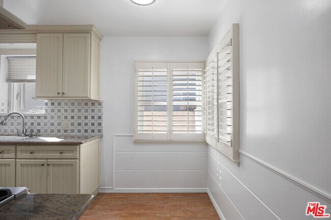 Building Photo - 1512 Ocean Park Blvd