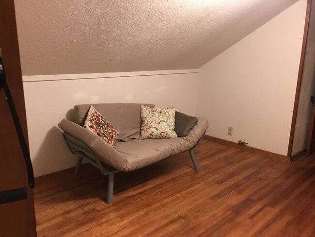 Building Photo - WH-Main Duplex