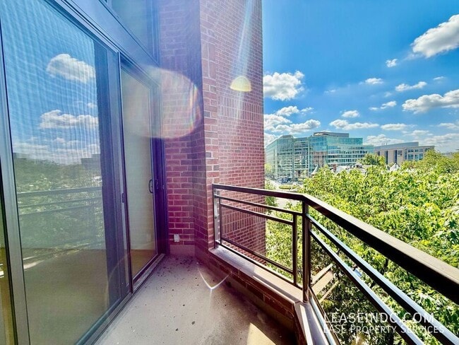 Building Photo - 1099 22nd St NW