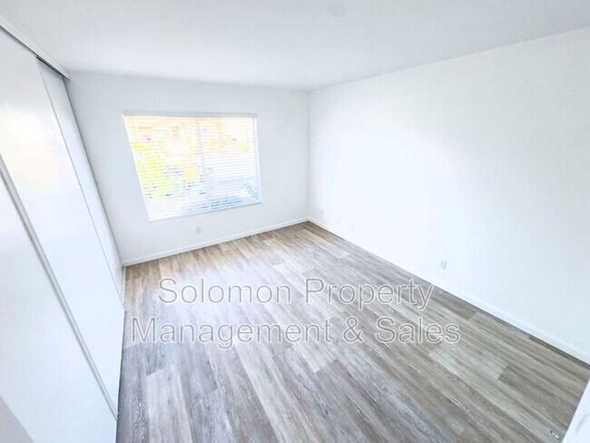 Building Photo - 4825 Northerly St