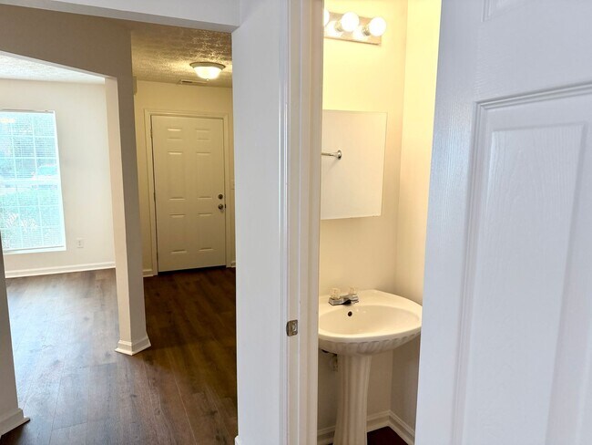 Building Photo - Welcome to this stunning 3-bedroom, 2.5-bathroom home located in the vibrant community of Decatur...