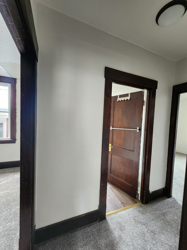 Building Photo - 407 Franklin St